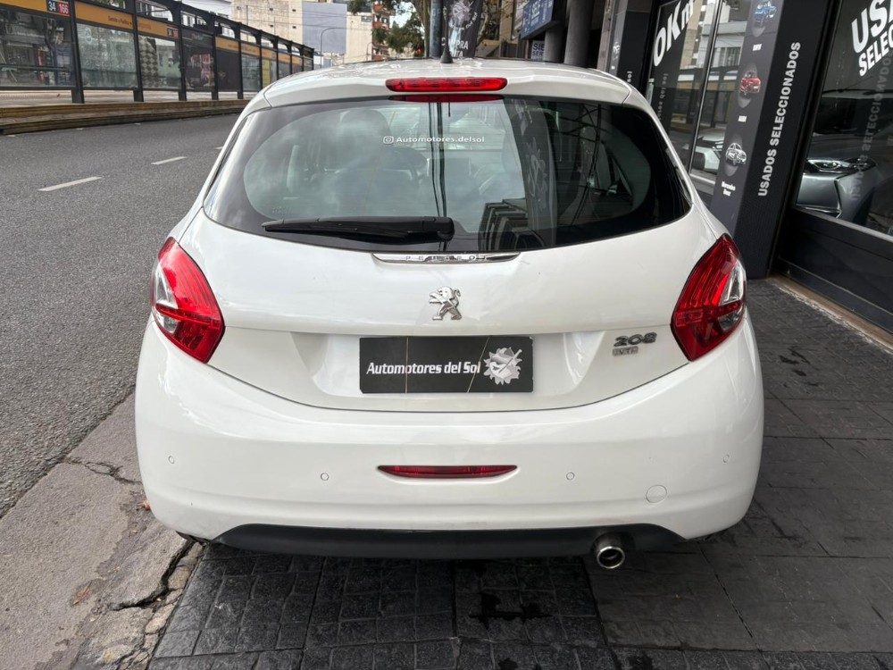 Peugeot 208 Feline Pack Cuir — foto 12
